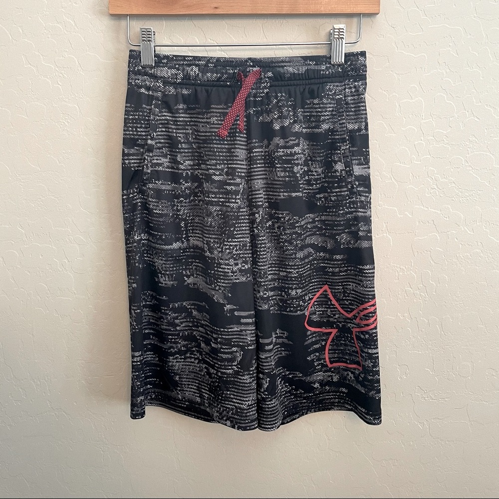 Under Armour Boys Basketball Shorts Size L